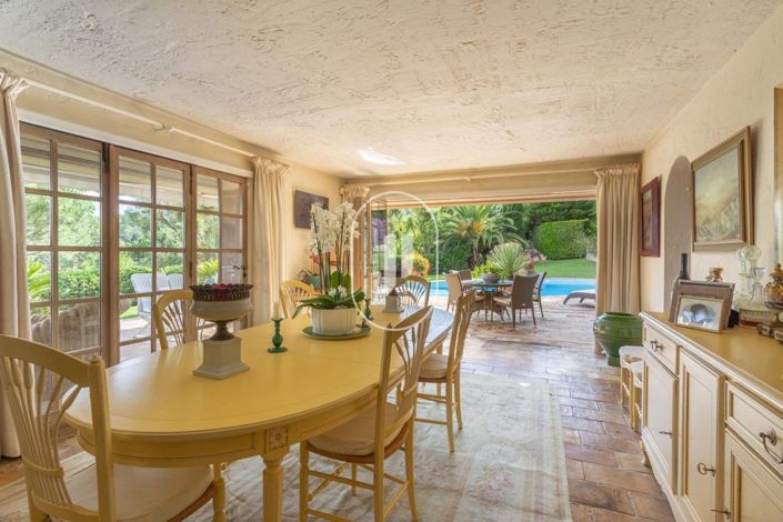 Image No.6-5 Bed House for sale