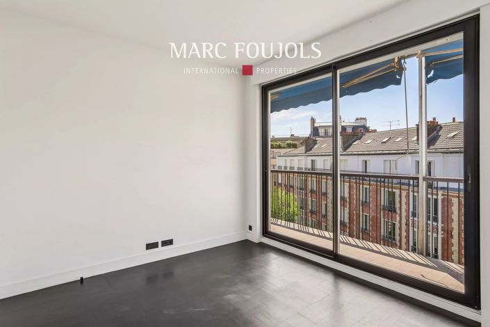 Image No.12-3 Bed Apartment for sale