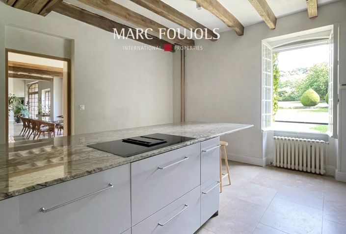 Image No.14-6 Bed House for sale