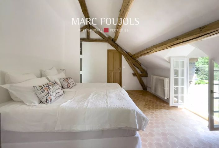 Image No.24-6 Bed House for sale