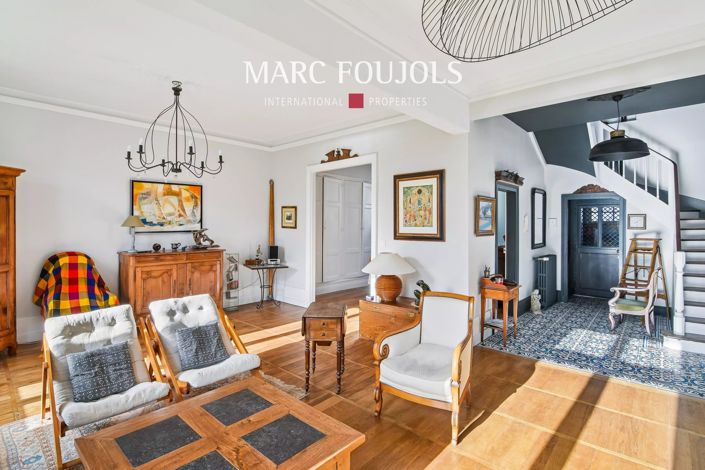 Image No.8-6 Bed House for sale