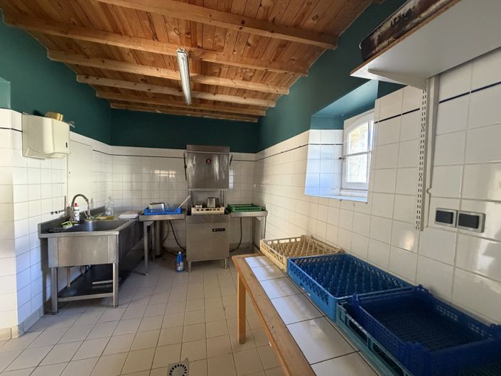 Image No.24-18 Bed Property for sale
