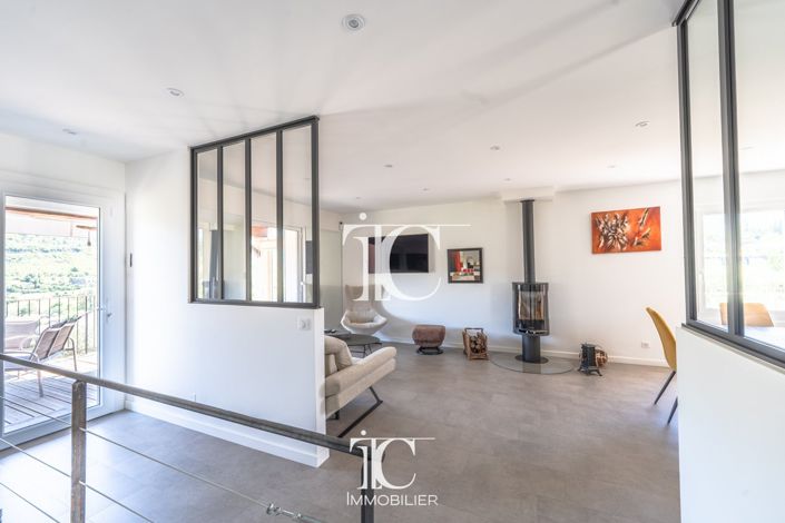 Image No.5-5 Bed House for sale