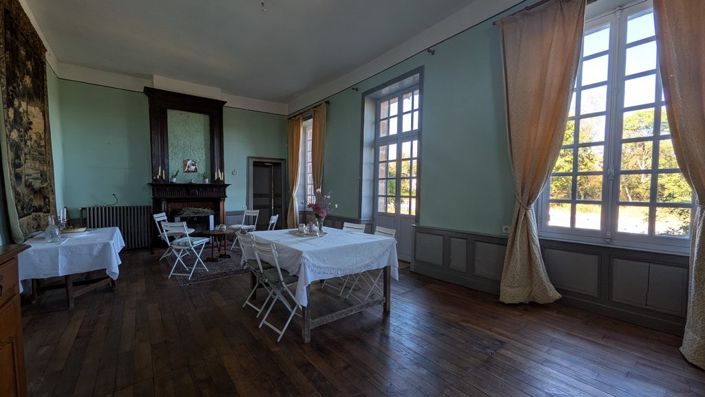 Image No.12-6 Bed House for sale