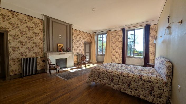 Image No.16-6 Bed House for sale