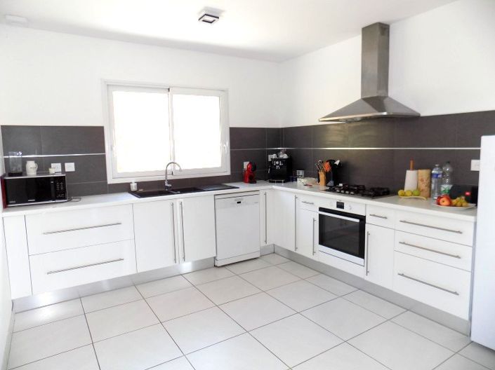 Image No.7-4 Bed House for sale