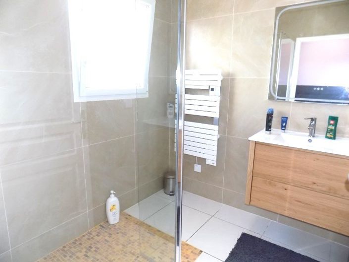 Image No.9-4 Bed House for sale