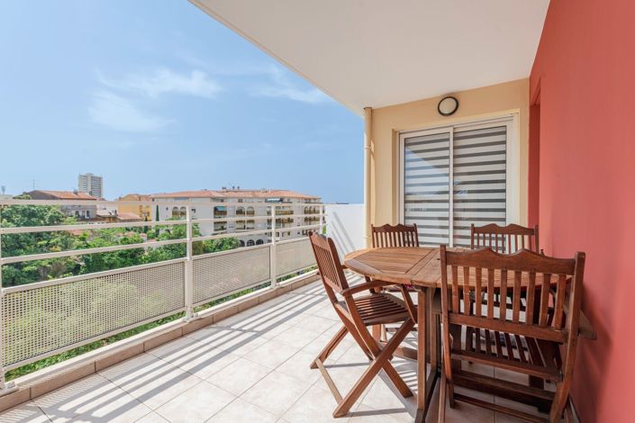 Image No.15-4 Bed Apartment for sale