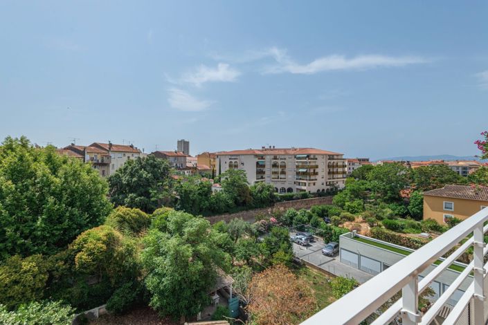 Image No.17-4 Bed Apartment for sale