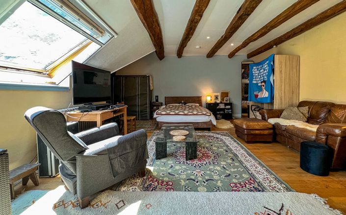 Image No.11-6 Bed House for sale