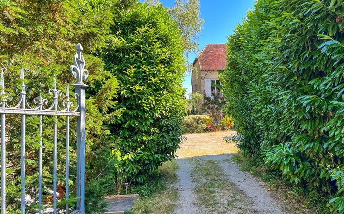 Image No.24-6 Bed House for sale