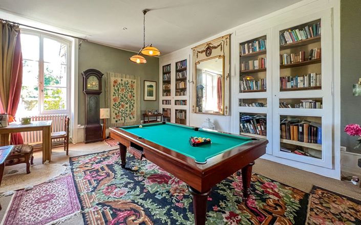 Image No.6-6 Bed House for sale