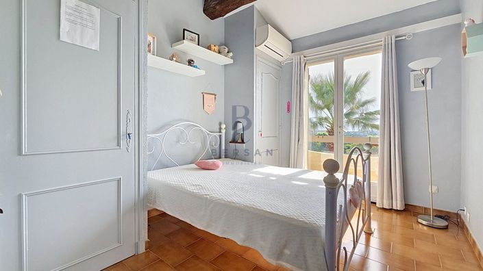 Image No.17-3 Bed House for sale