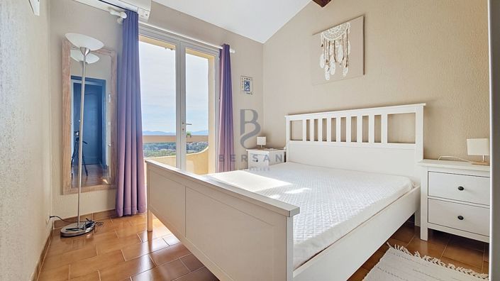 Image No.18-3 Bed House for sale