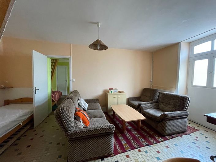 Image No.10-3 Bed House for sale