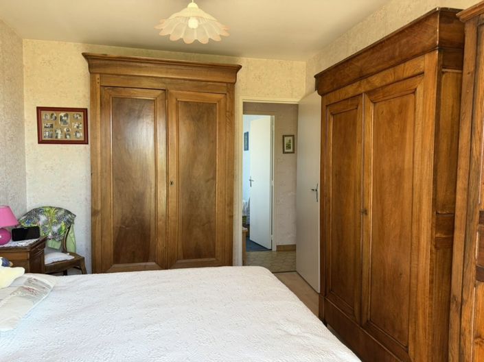 Image No.11-2 Bed House for sale