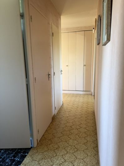 Image No.12-2 Bed House for sale
