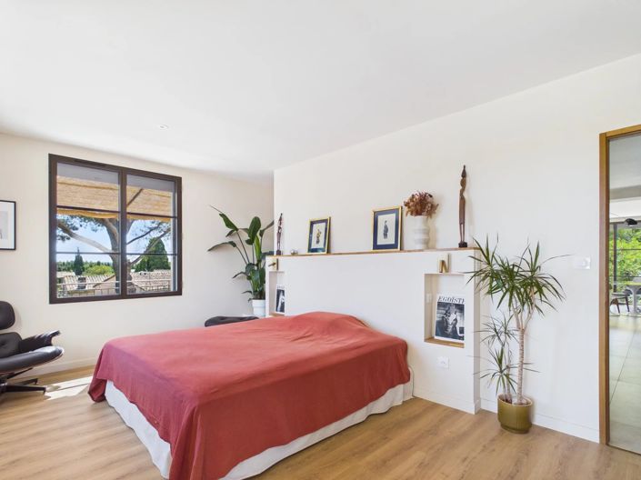 Image No.19-4 Bed House for sale