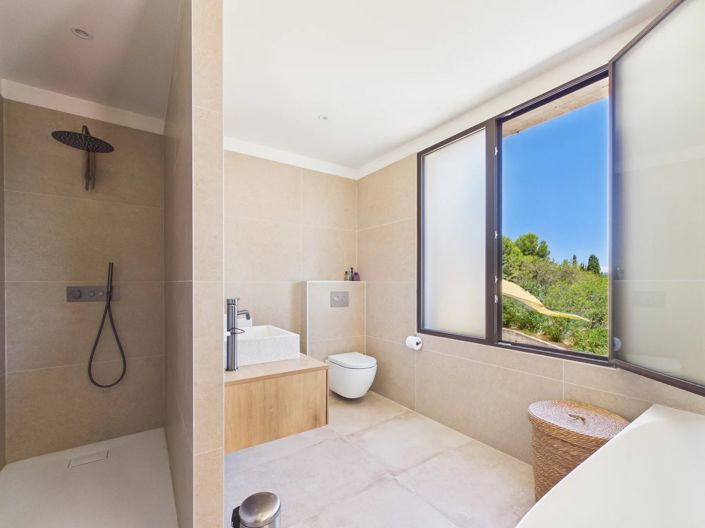 Image No.21-4 Bed House for sale