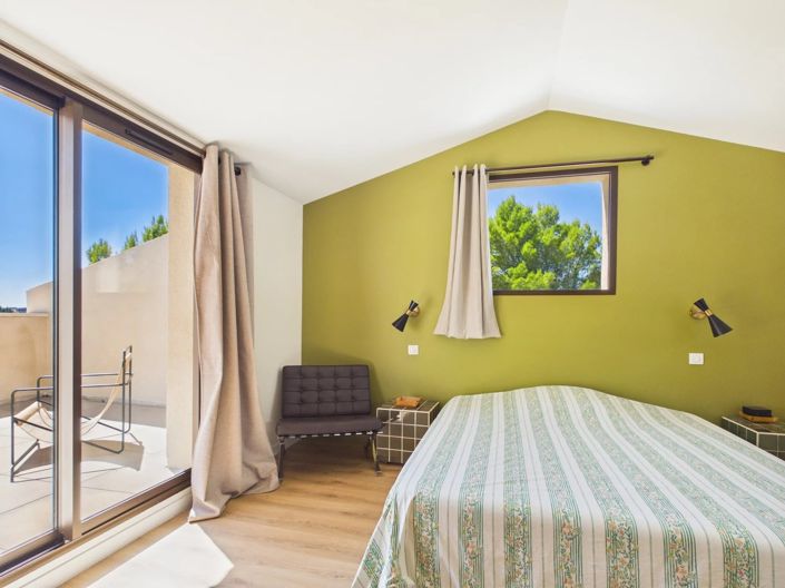 Image No.24-4 Bed House for sale