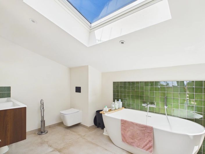 Image No.26-4 Bed House for sale