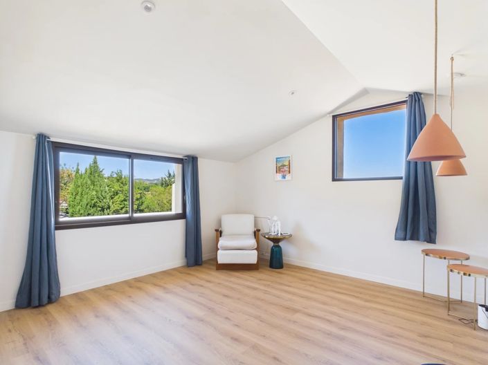 Image No.31-4 Bed House for sale