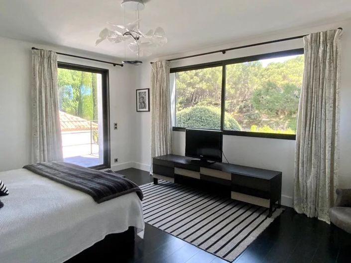 Image No.10-4 Bed House for sale
