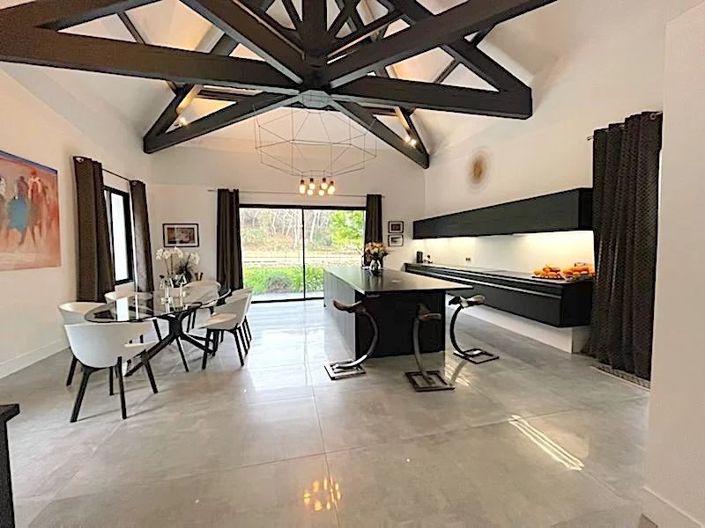 Image No.7-4 Bed House for sale