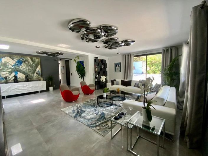 Image No.9-4 Bed House for sale