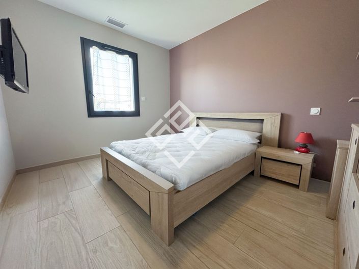 Image No.11-4 Bed House for sale