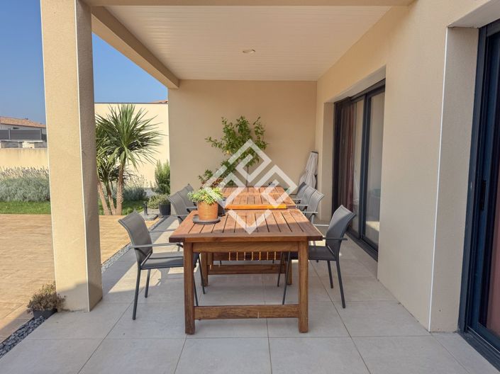 Image No.16-4 Bed House for sale