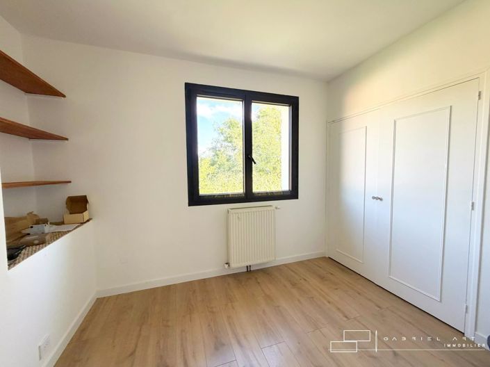 Image No.10-4 Bed House for sale