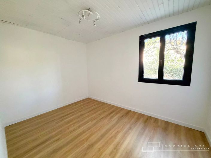 Image No.15-4 Bed House for sale