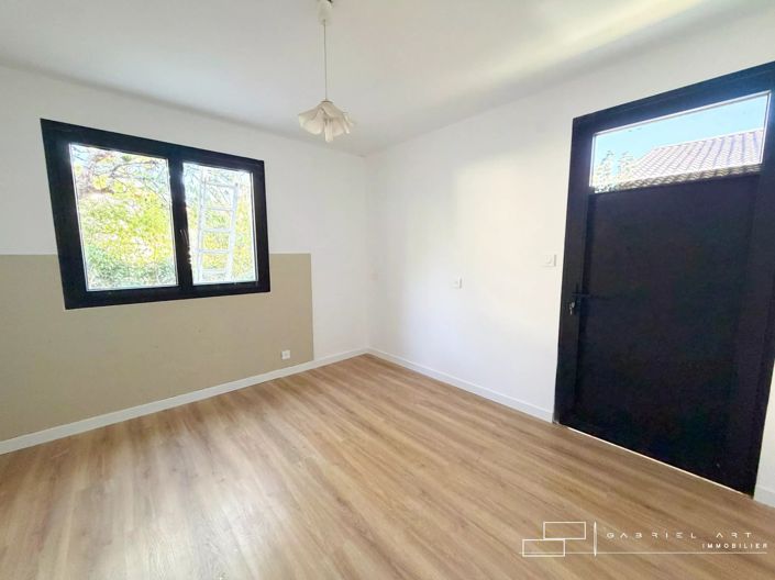 Image No.17-4 Bed House for sale