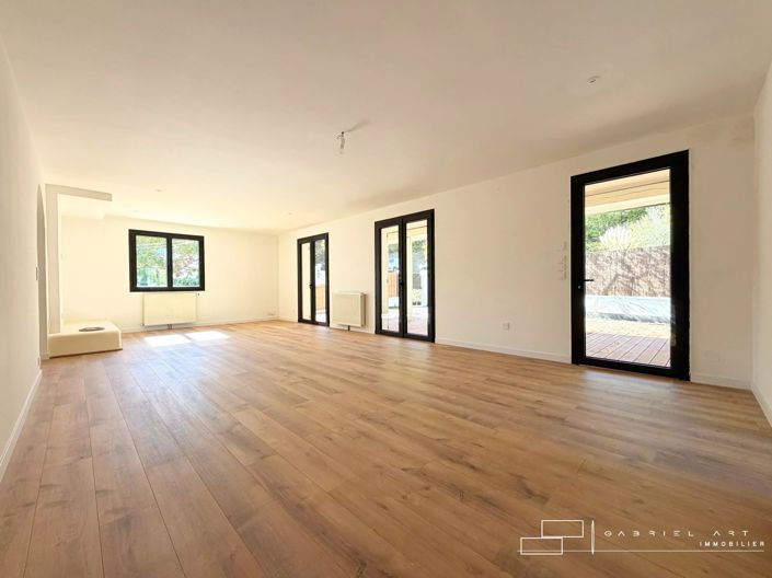 Image No.3-4 Bed House for sale
