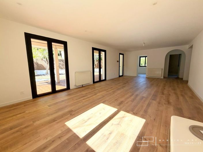 Image No.4-4 Bed House for sale