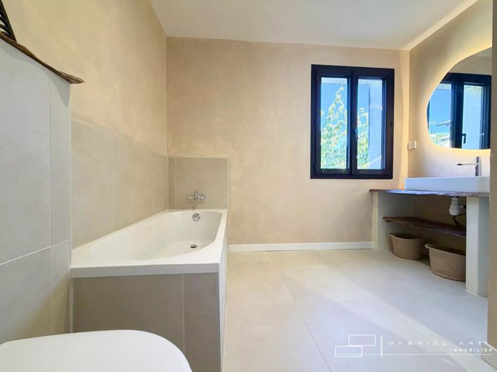 Image No.9-4 Bed House for sale