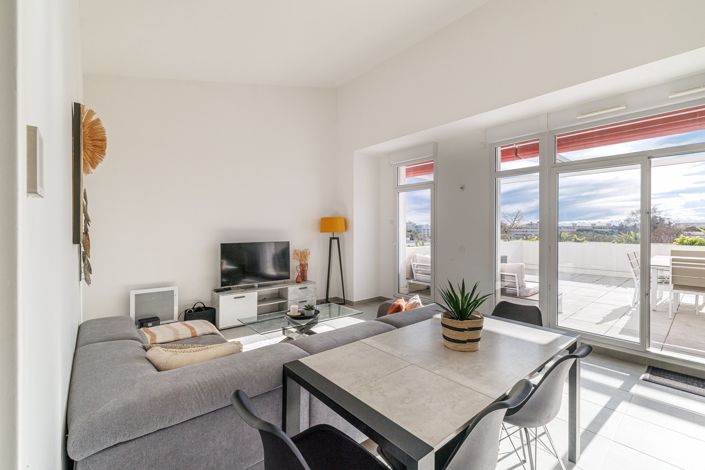 Image No.10-2 Bed Apartment for sale