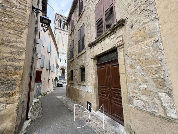 Image No.24-3 Bed Apartment for sale