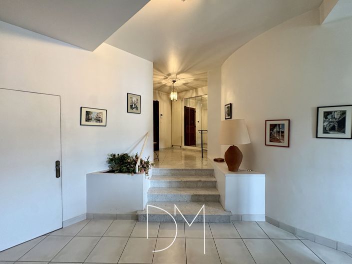 Image No.7-3 Bed Apartment for sale