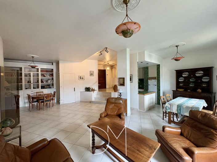 Image No.9-3 Bed Apartment for sale
