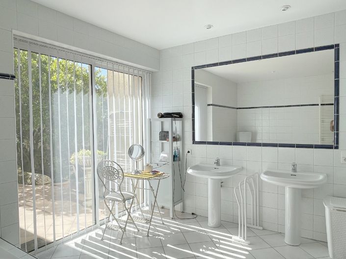 Image No.13-4 Bed House for sale
