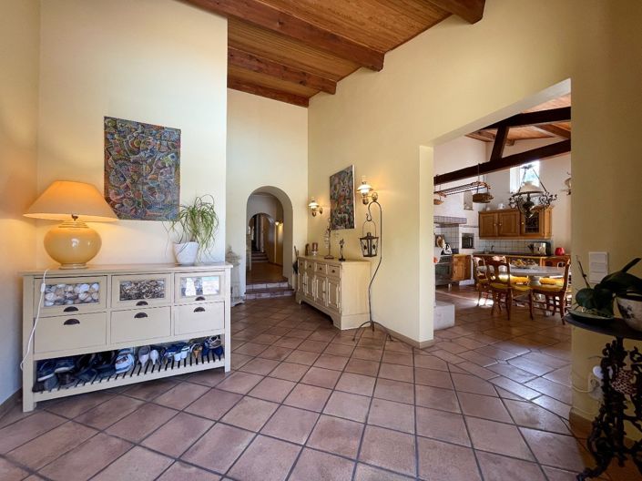 Image No.6-4 Bed House for sale