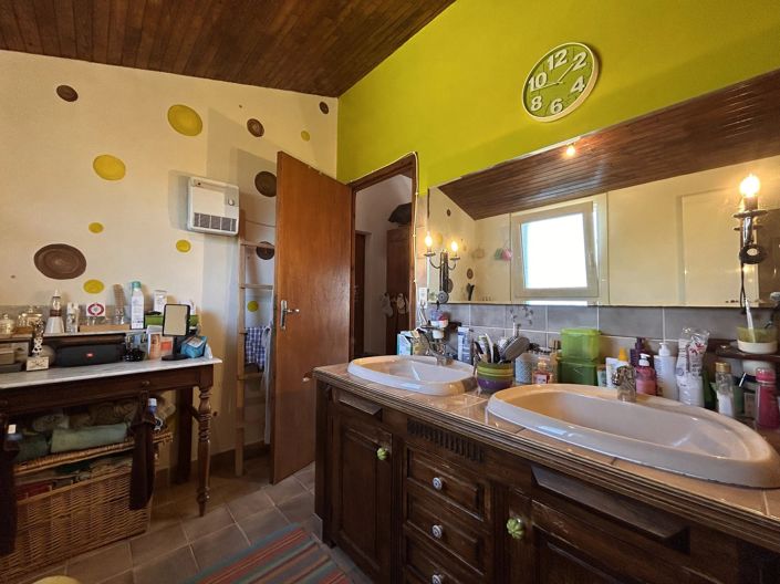 Image No.8-3 Bed House for sale