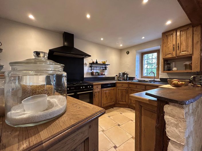 Image No.4-4 Bed House for sale