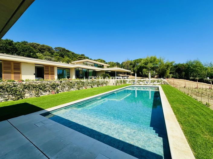 Image No.16-6 Bed House for sale