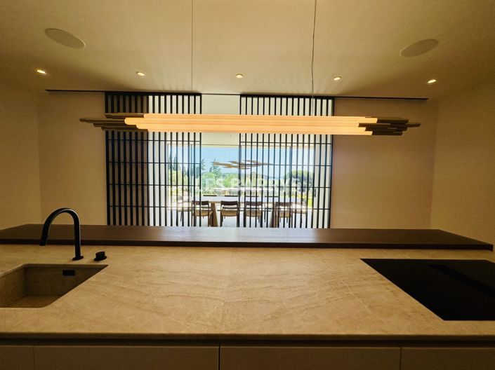 Image No.7-6 Bed House for sale