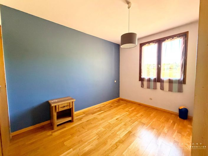 Image No.8-3 Bed House for sale