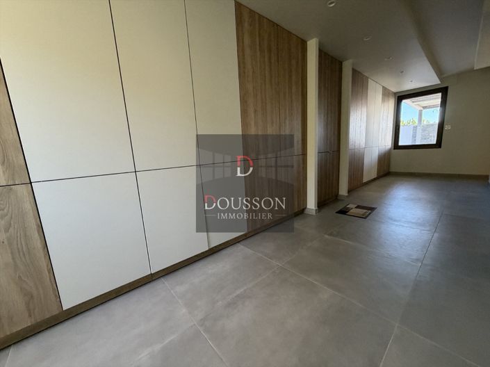 Image No.18-2 Bed House for sale