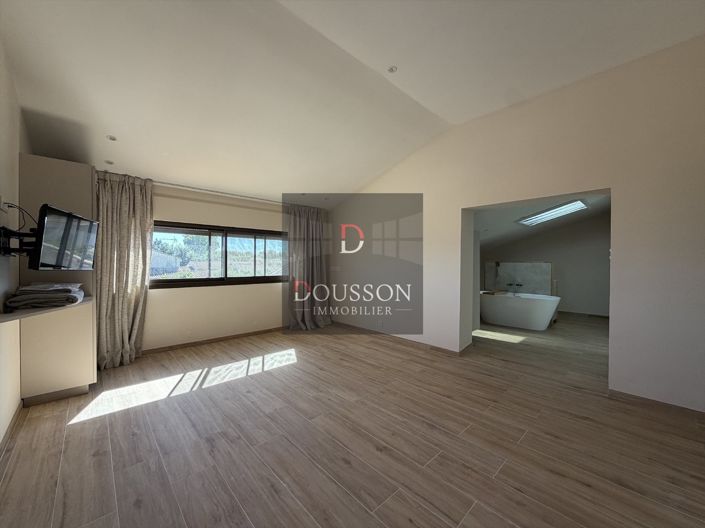 Image No.6-2 Bed House for sale